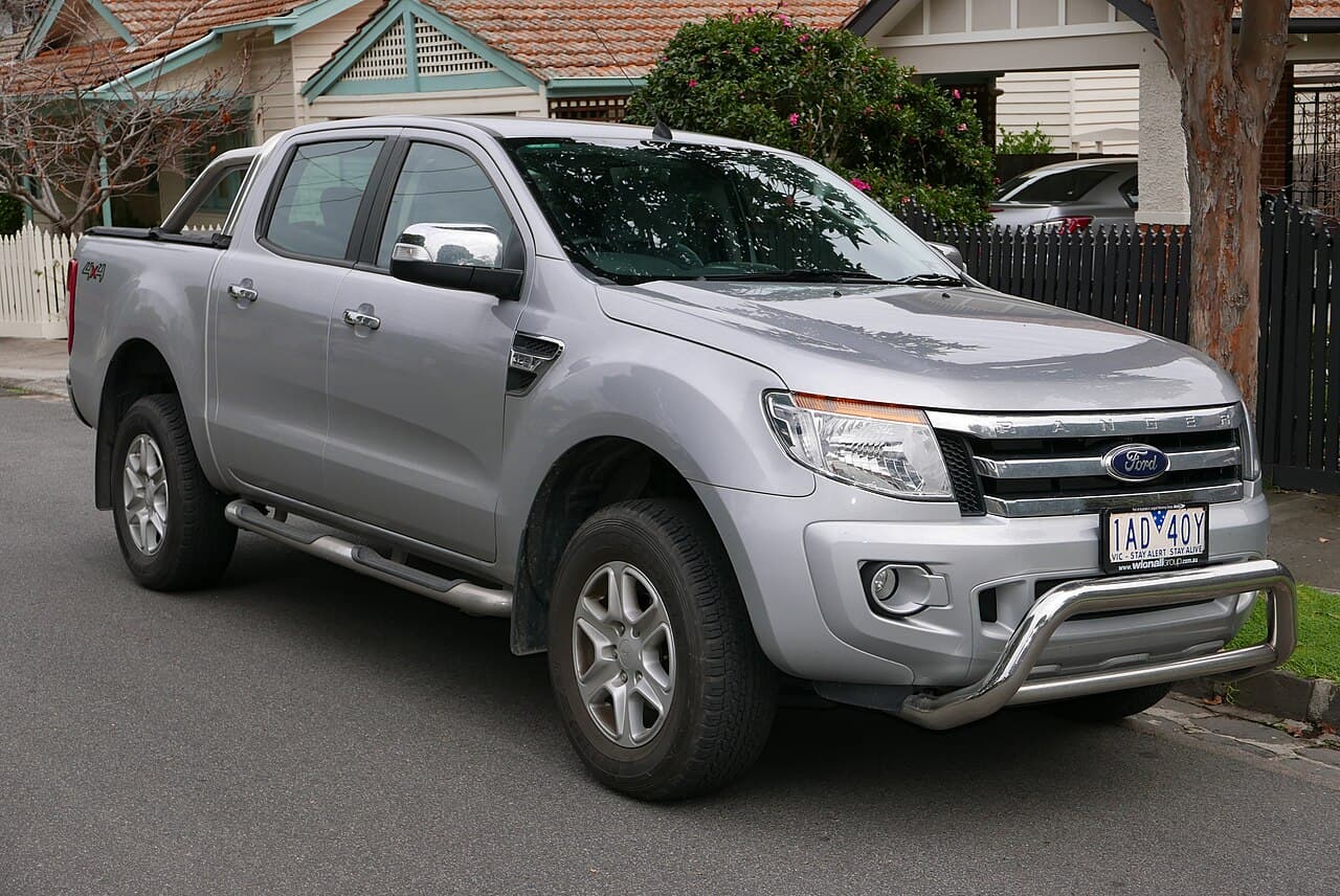 Ford Ranger PX XLT 4WD dual-cab — ask the service book and the tray, not a podium